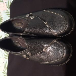 Clark's woman's shoes  size 9 1/2 N